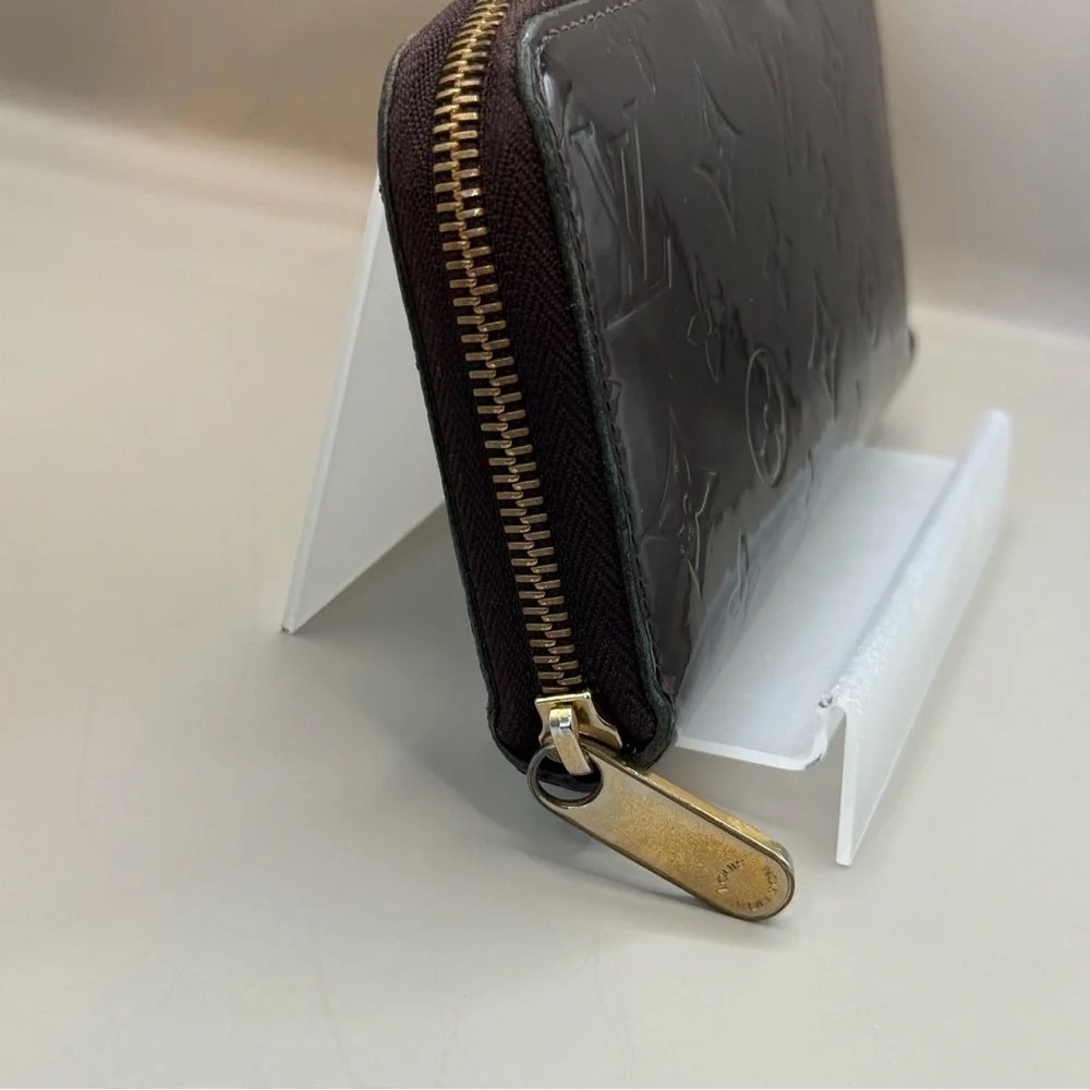AUTHENTIC AMARANTI ( PURPLE) Vernice ZIPPY WALLET - Picture 3 of 16